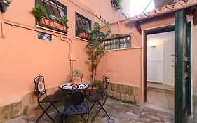 Lovely With Garden In Vatican Museums Trastevere